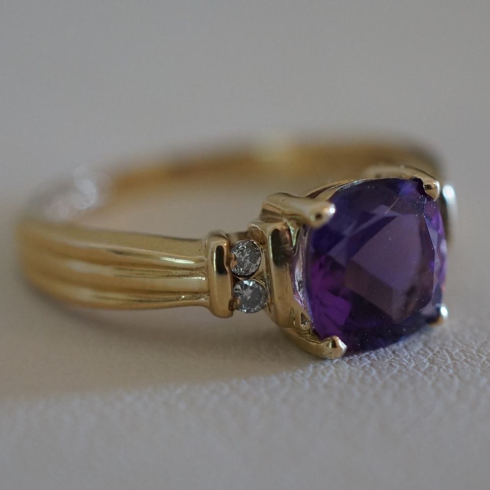 14KY Gold Genuine Amethyst & Diamond Ring - Picture 5 of 7